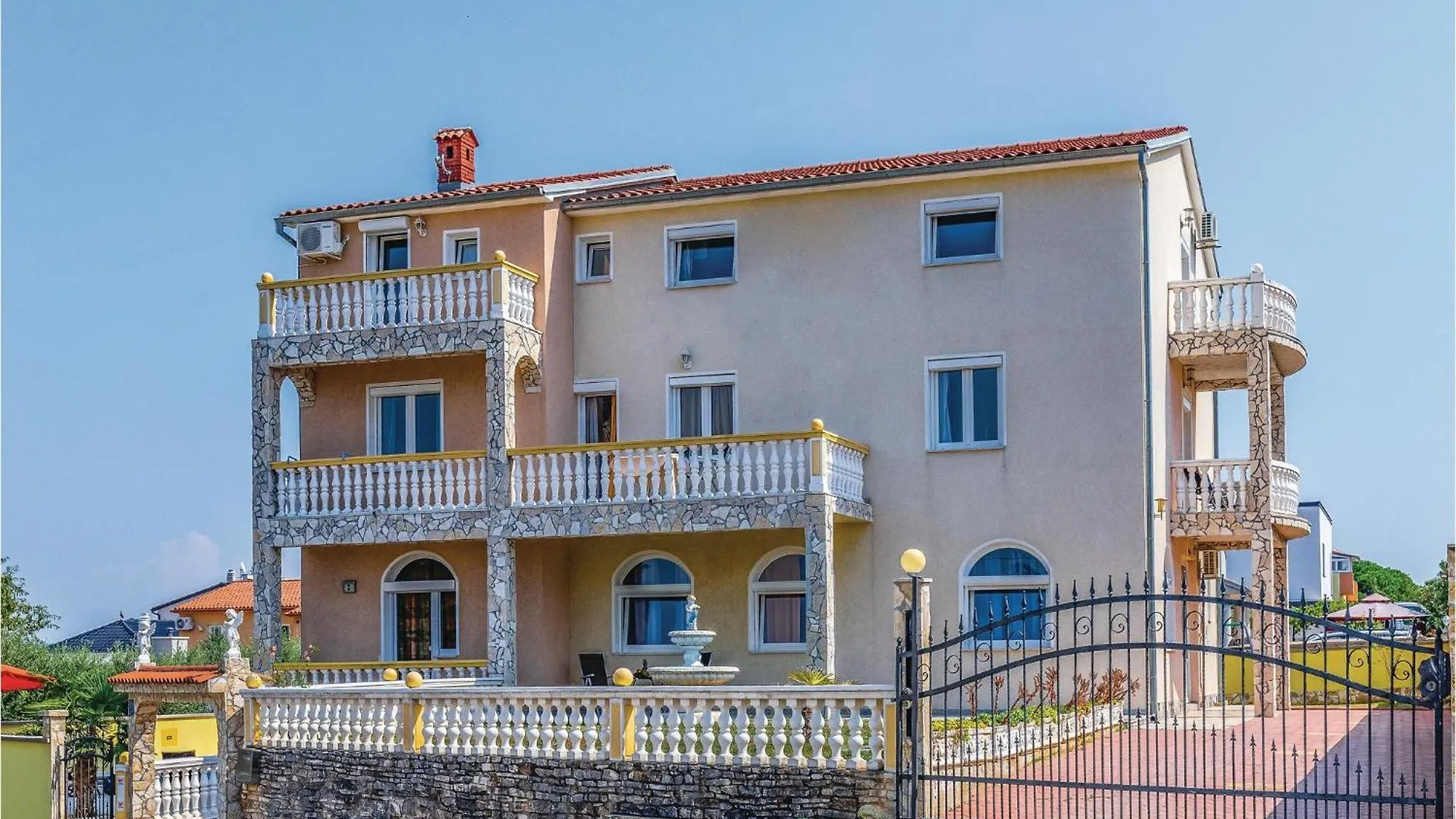 Gorgeous Apartment In Pula With House Sea View 別荘