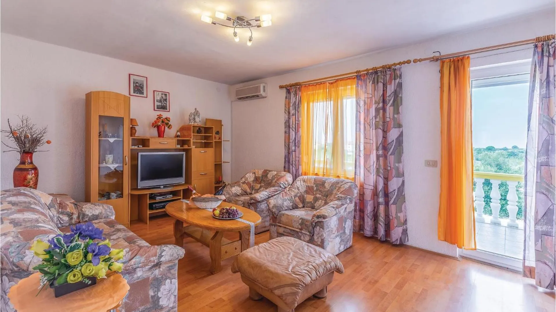 Gorgeous Apartment In Pula With House Sea View