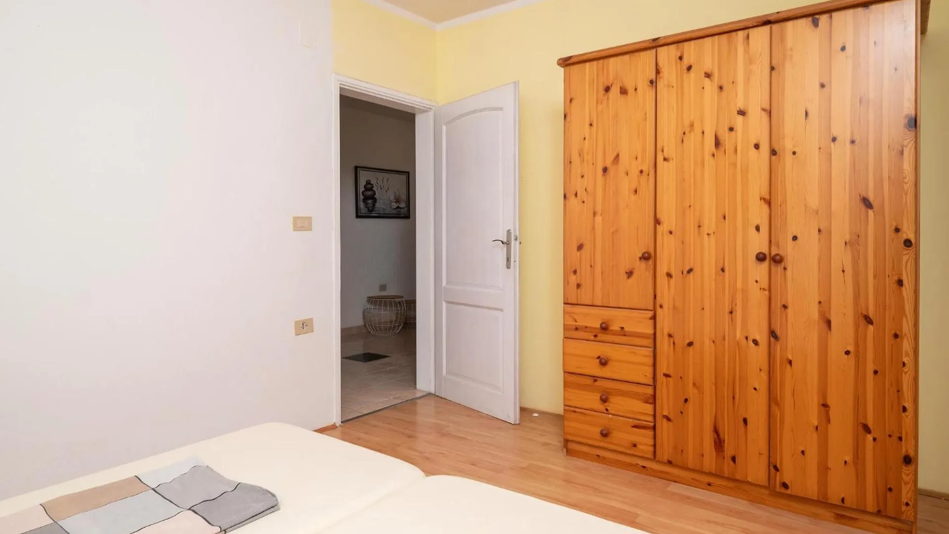 Gorgeous Apartment In Pula With House Sea View 0*,  クロアチア