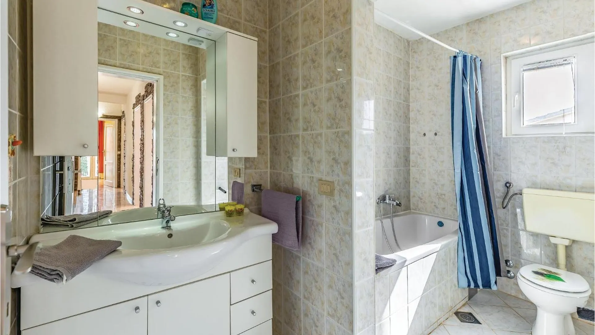 Gorgeous Apartment In Pula With House Sea View
