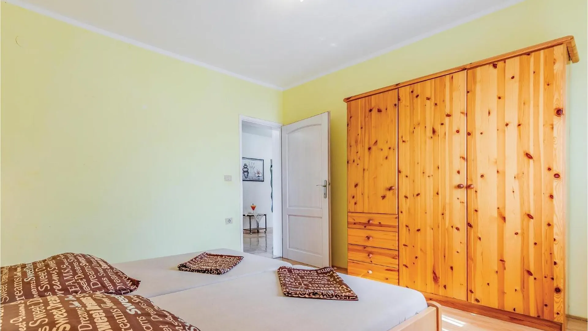 Gorgeous Apartment In Pula With House Sea View Semesterbostad
