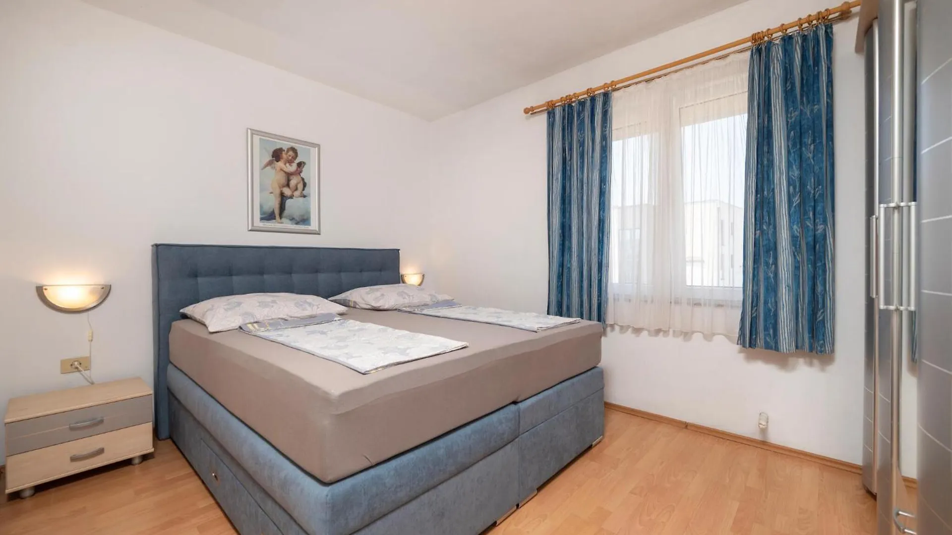 Gorgeous Apartment In Pula With House Sea View