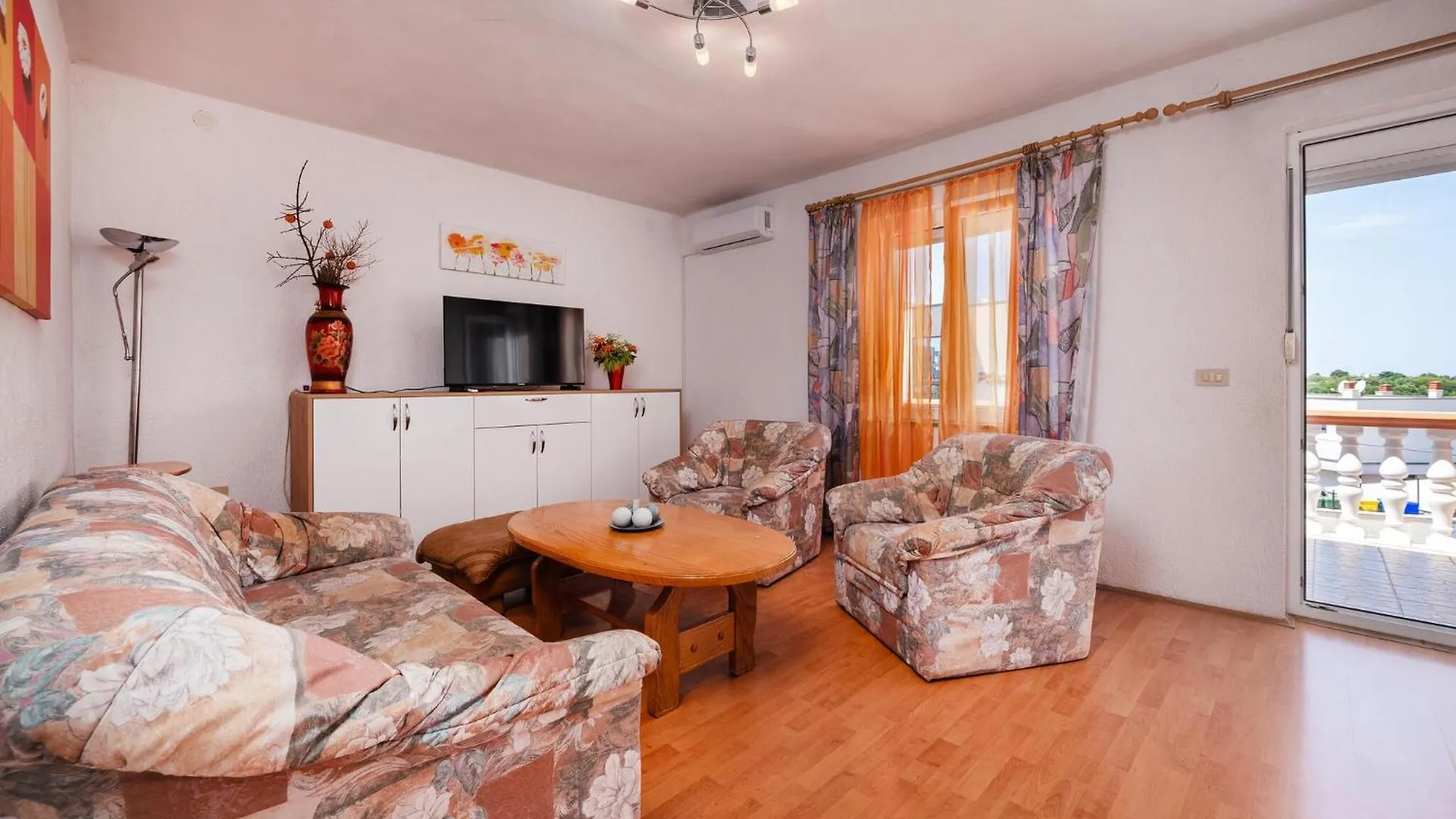 Gorgeous Apartment In Pula With House Sea View Semesterbostad